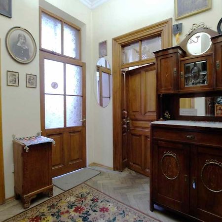 "Eva Stories" Movie Apartment On Rynok Square Liov Exterior foto
