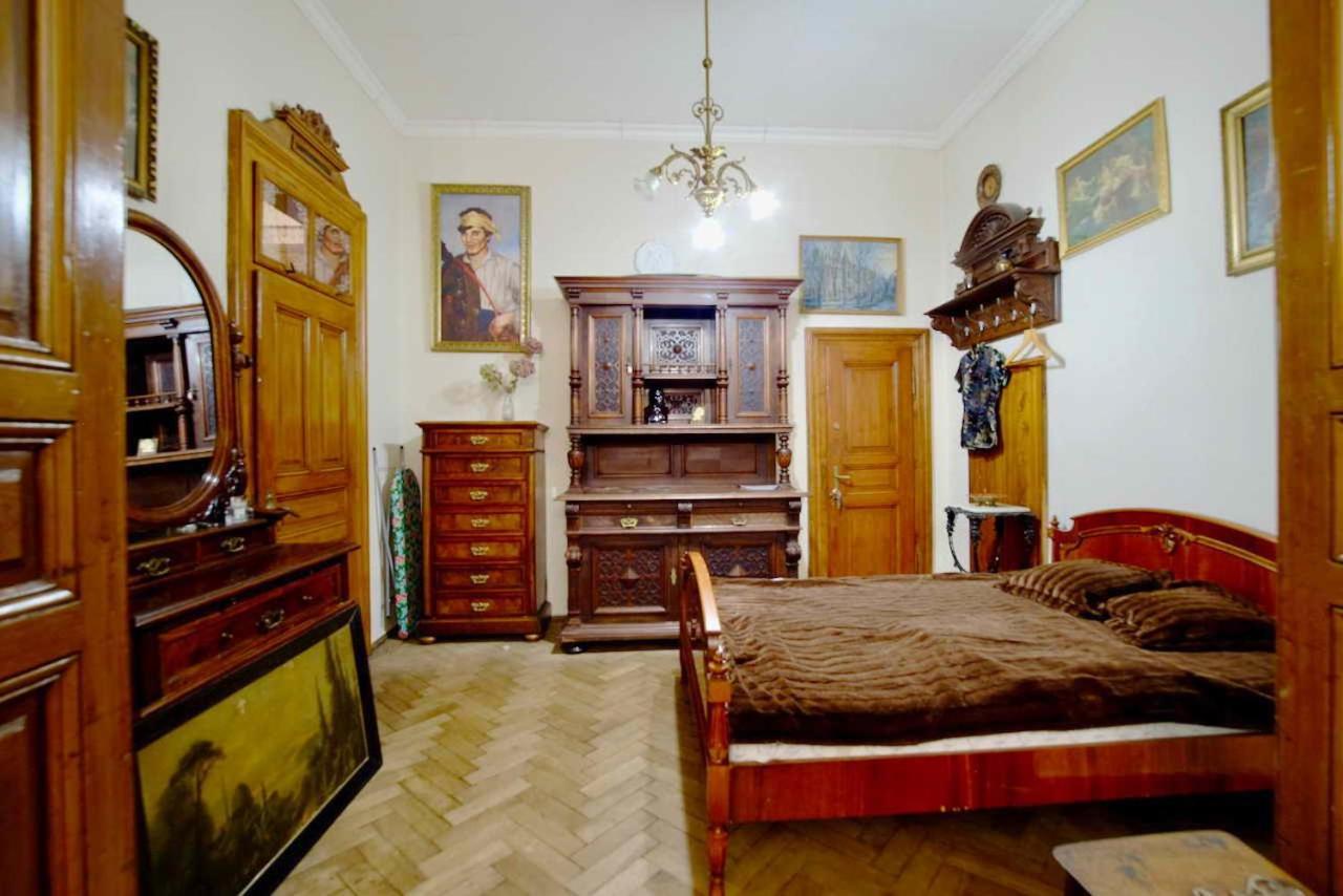 "Eva Stories" Movie Apartment On Rynok Square Liov Exterior foto