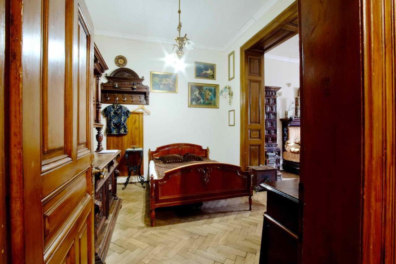 "Eva Stories" Movie Apartment On Rynok Square Liov Exterior foto