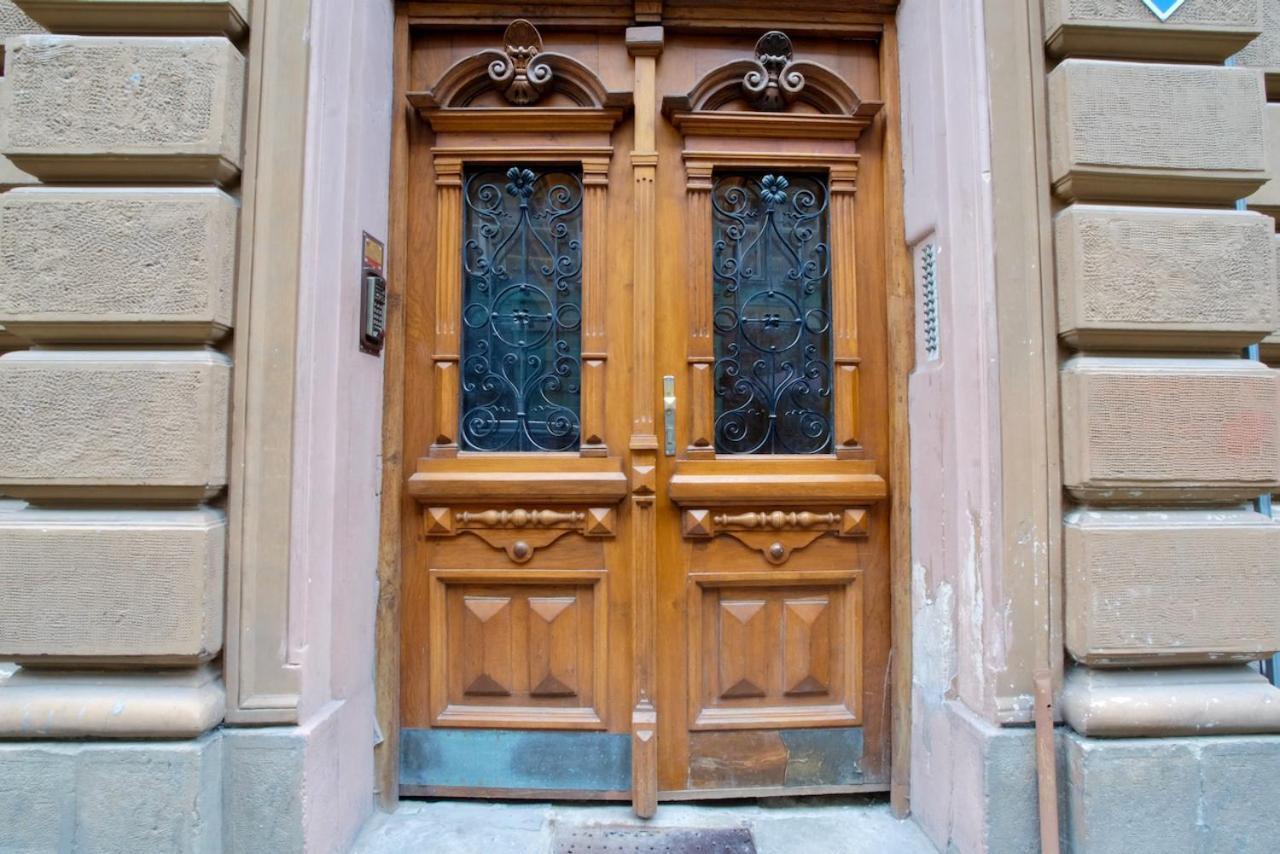 "Eva Stories" Movie Apartment On Rynok Square Liov Exterior foto