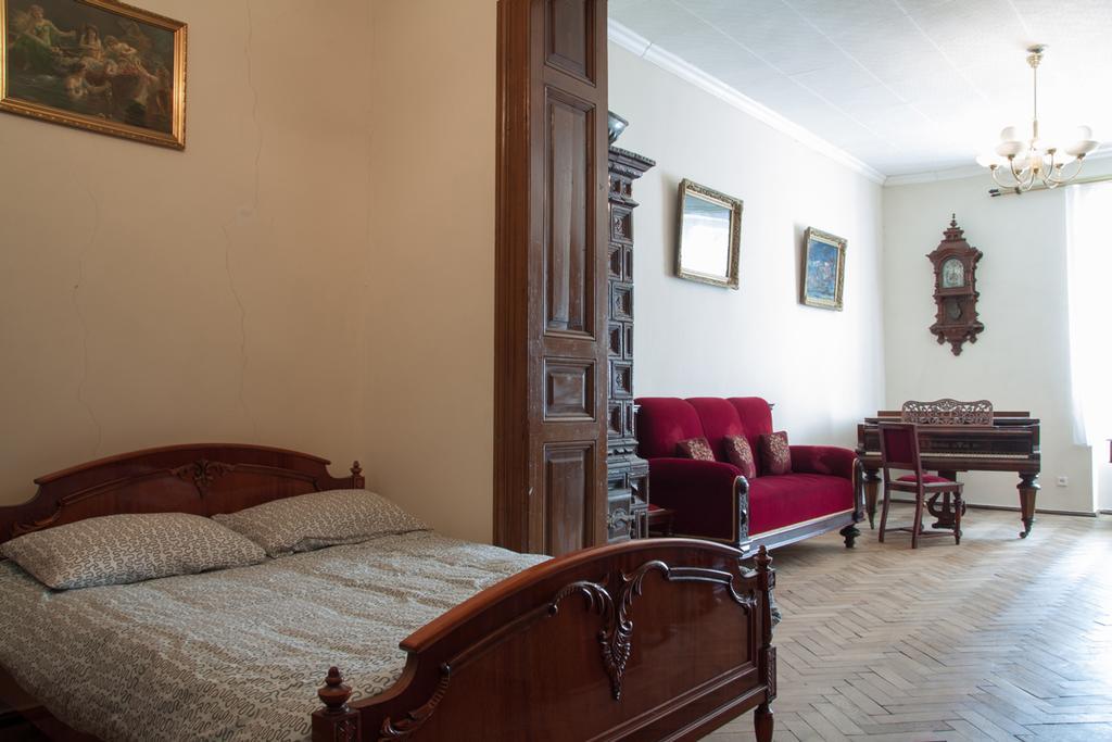"Eva Stories" Movie Apartment On Rynok Square Liov Exterior foto